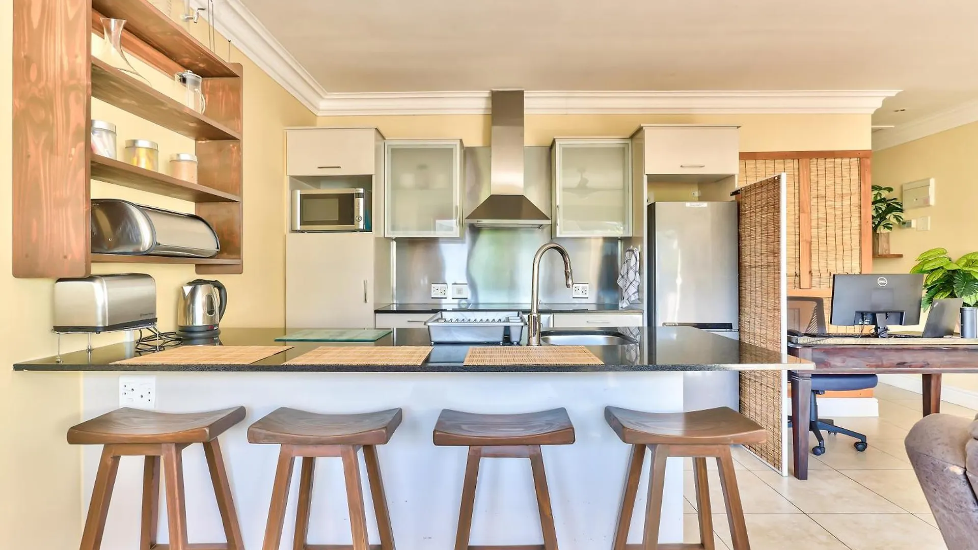 Planet Africa 1 Bedroom Apartment Città del Capo